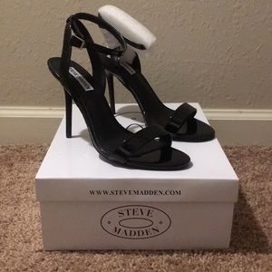Brand New “Indulge” Steve Madden Heel